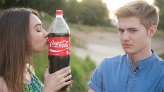 Самый веселый поцелуй Кока-Кола Самый веселый поцелуй Кока-Кола