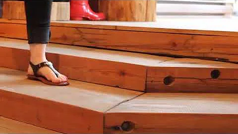 Michael Kors - MK Plate Thong in Black