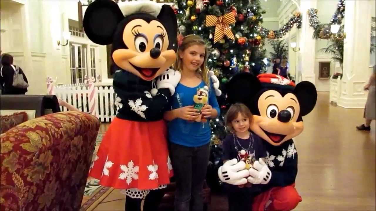 (2013) Boardwalk Resorty Mickey & Minnie Mouse Meet & Greet & Gingerbread Sweet Treats House