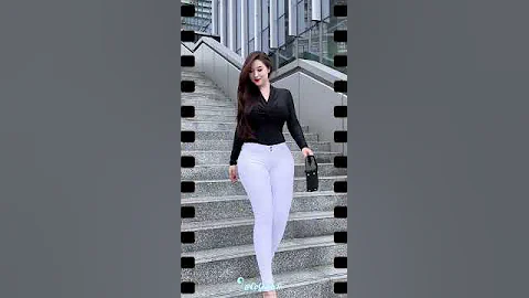 Beautiful chinese girl street fashion outfits style #chinesefashion #fashion #model #outfit #shorts