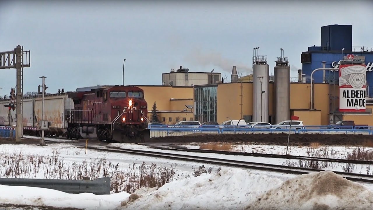 CP 292 South Gets Clearance Departing Gainer To Take The Hole At Stroick