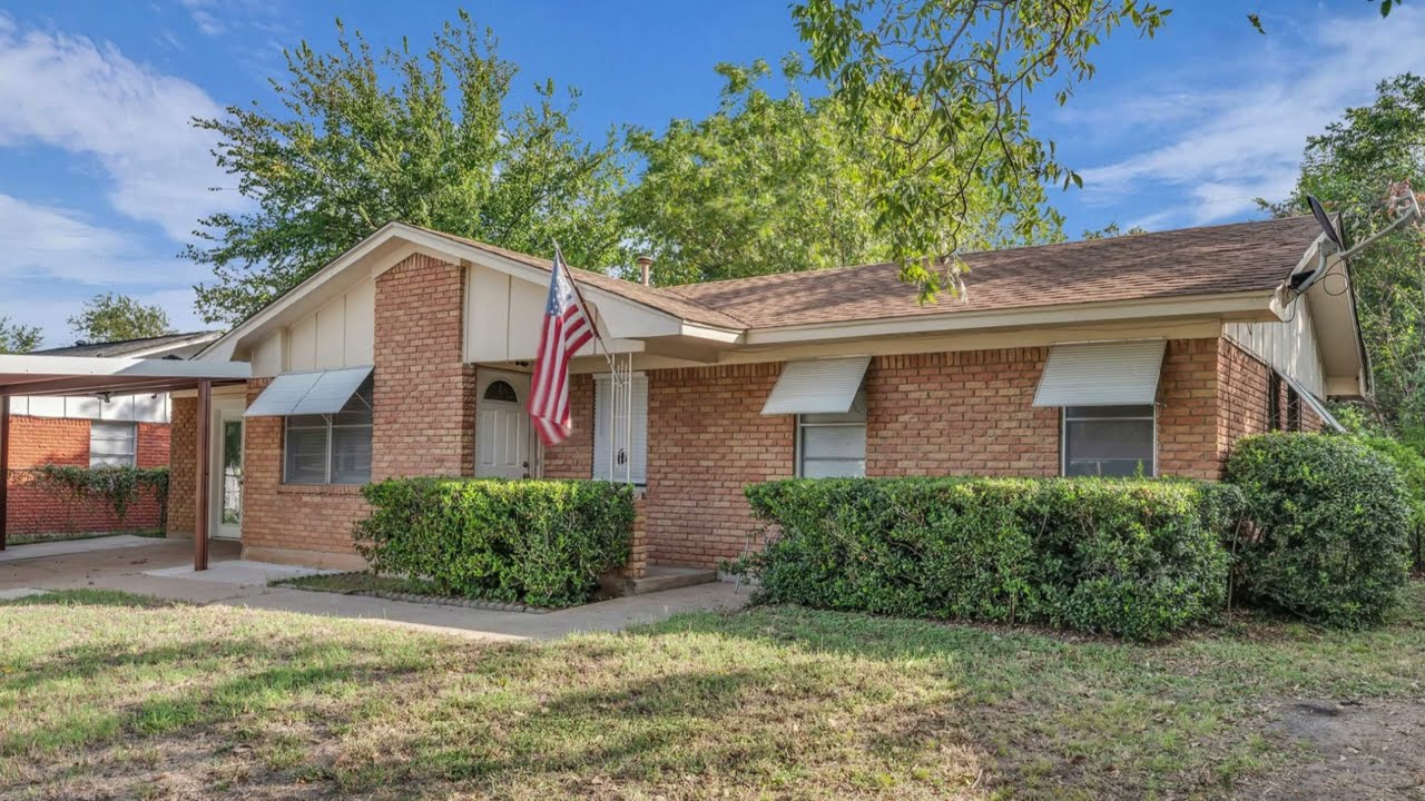 City Living for Sale: 309 Rita St Lacy Lakeview, Texas 76705