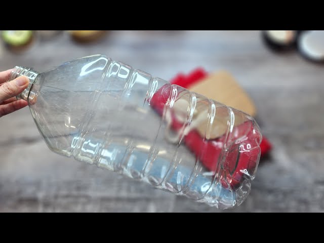 DIY: Un bonito dispensador de bolsas con una botella reciclada