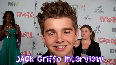 'The Thundermans' Jack Griffo Can Clap With One Hand?