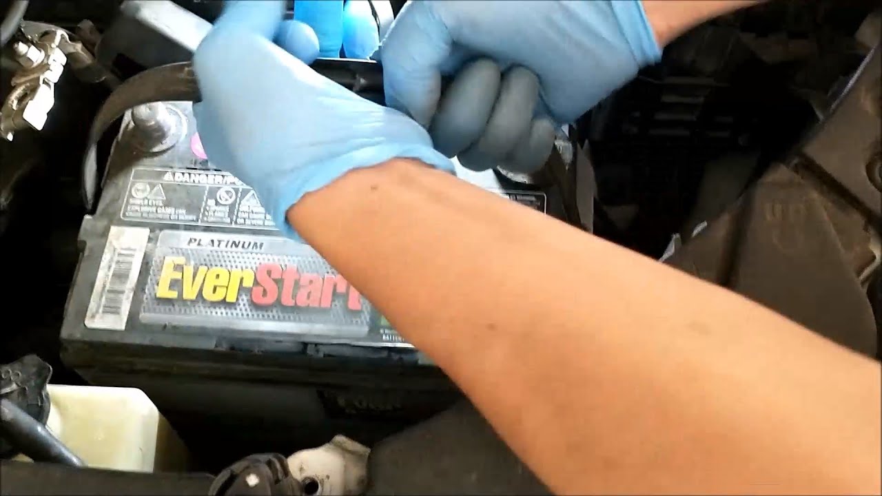 How to replace battery of 2014 - 2020 Toyota Highlander, Sienna - YouTube