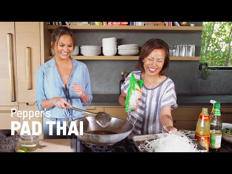 Video: Style Duel Between Chrissy Teigen And Her Mother