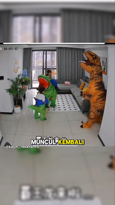 Ibu & Anak Pakai Kostum Dino, Reaksi Ayahnya Bikin Terharu! 😢
