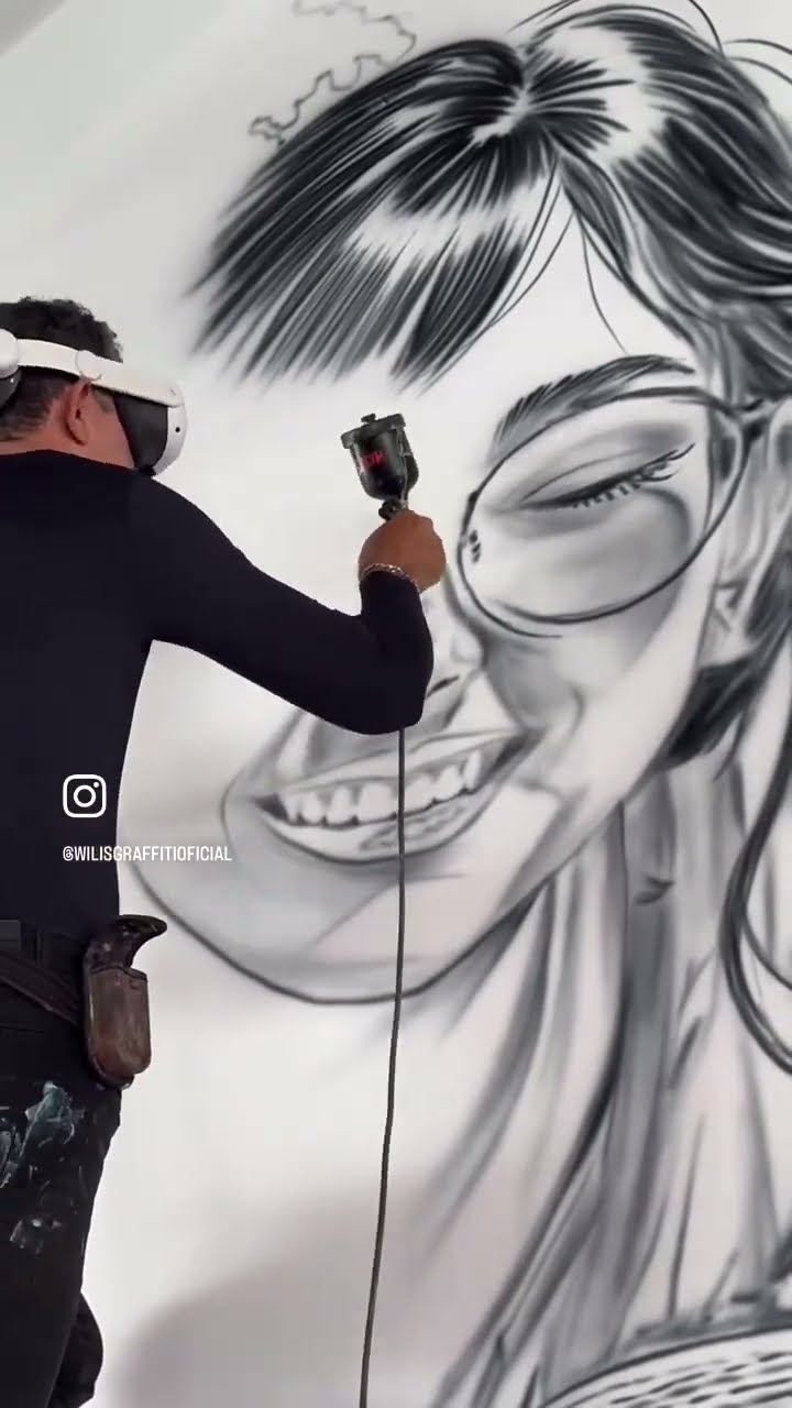 Artist Wilis uses Sketchar on vr headset to draw a portrait mural #sketchar #muralart #vrart #vr