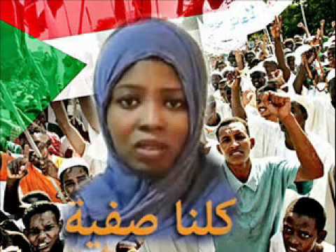 عاين ليها صفية فنانة تشكيلية لم يبهت فيها اللون 