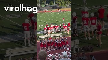 Stunt met slinger voor cheerleaders op middelbare scholen || ViralHog