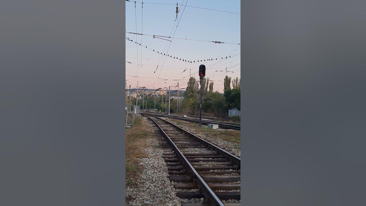 Гарги на жп гара Шумен - YouTube