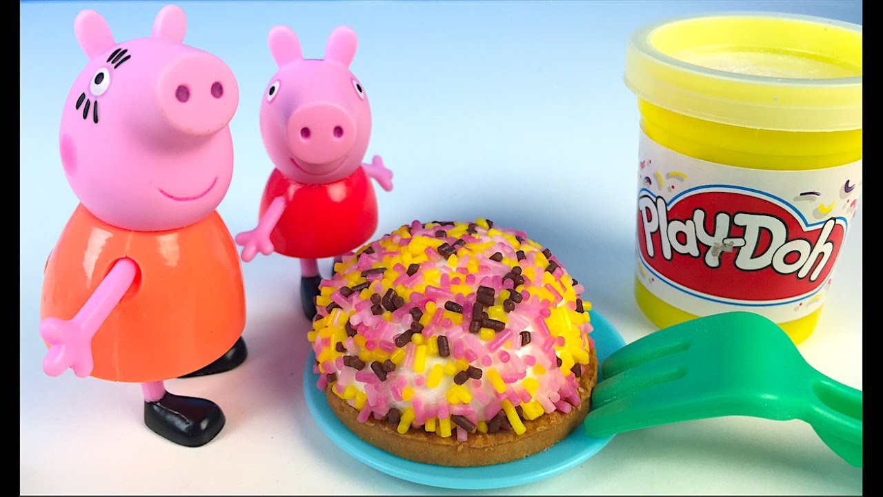 PEPPA PIG BAKES SPRINKLE PLAYDOH COOKIES WITH PIG MAMA FOR GEORGE CANDY CAT THEY ROLL  & SPREAD