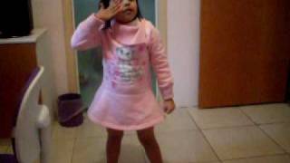 Laylinha dançando Rebolation!