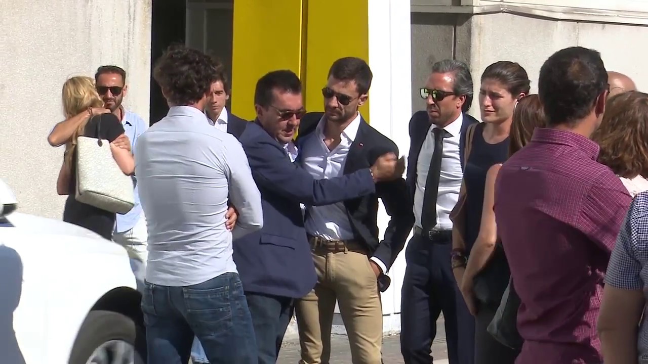 Despedida de los toreros a Ivan Fandiño en el tanatorio de Amurrio