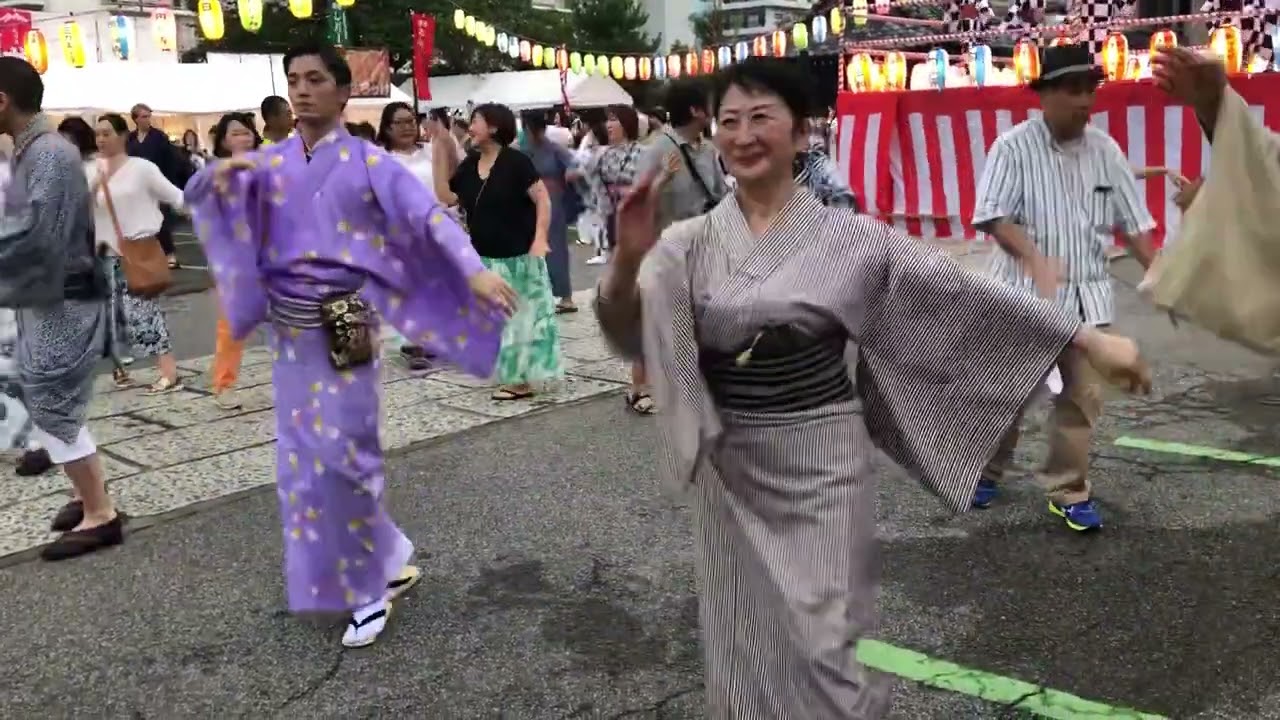 燃えろ日本の夏祭り ① 浅草 東本願寺 盆踊り 20230822 - YouTube