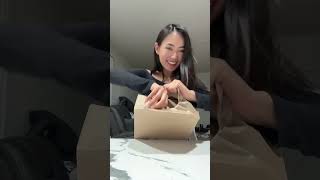 Gift reaction