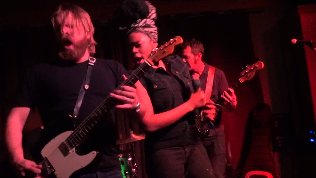 Nikki Hill - Whole Lotta Rosie (AC/DC cover) @ Tip Top 12/12/13