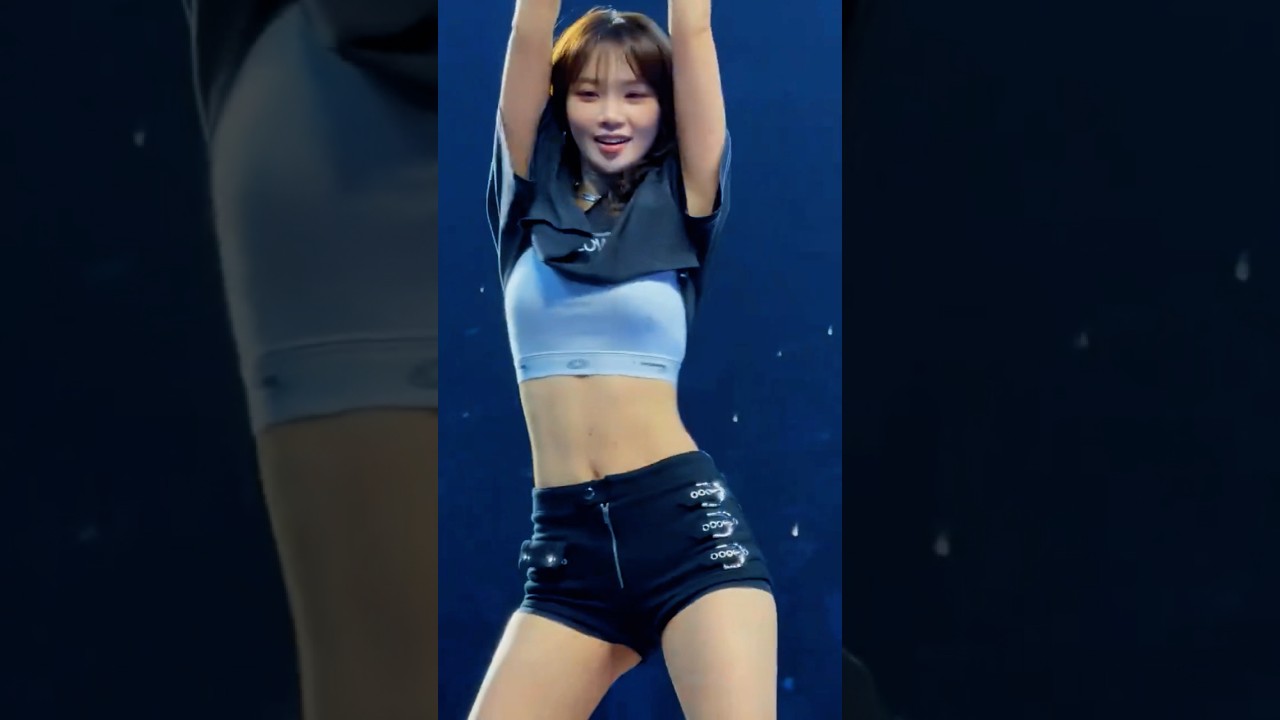 Kim Chaewon “Smart” Fancam at Pureflow World Tour, Newark❤️ #chaewon #채원 #lesserafim #shorts