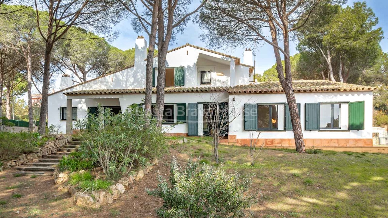 Casa en venta en Llafranc con gran parcela y playa a pie | Ref 2982