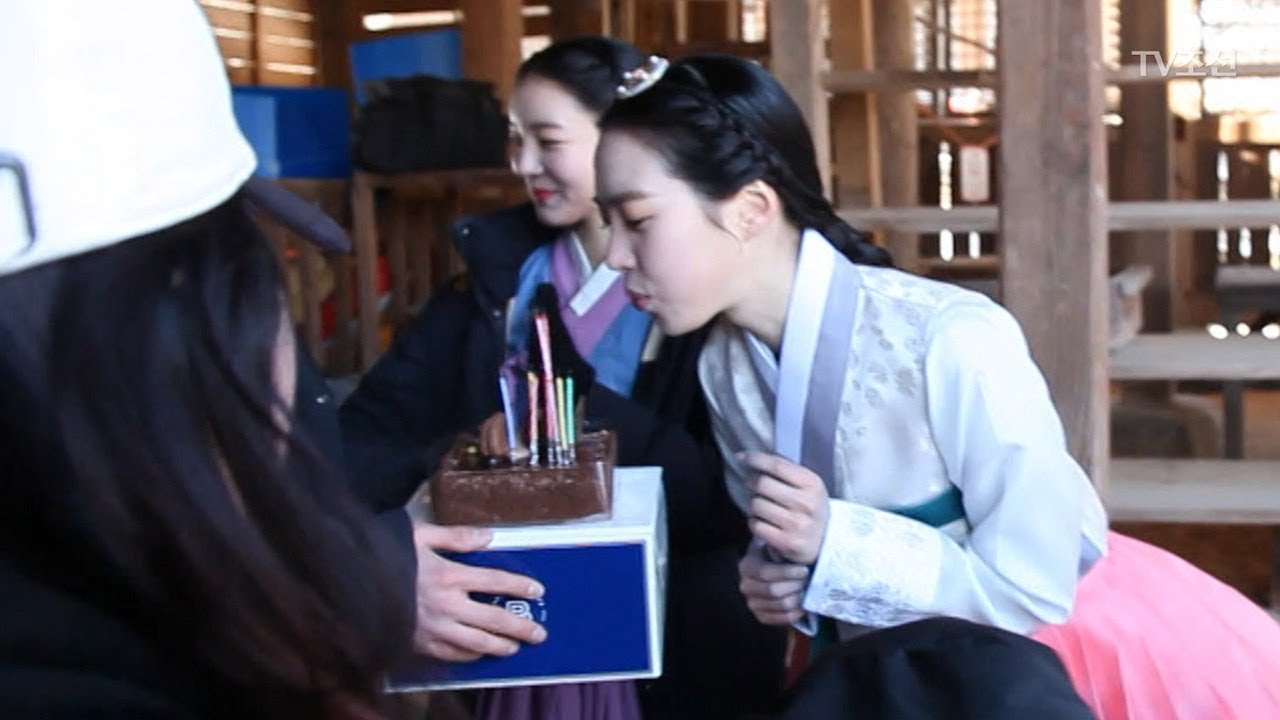 촬영장에서 생일 맞은 진세연! 서프라이즈 파티 받다?! [대군 – 사랑을 그리다 프롤로그] 20180224