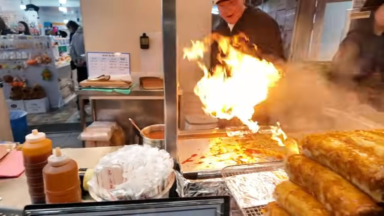 Korean Street Food In Jeju Island | Seogwipo Maeil Olle Market