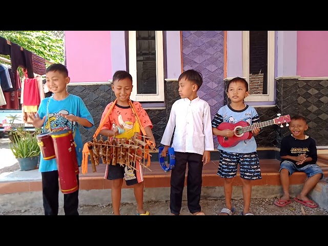 Pikir keri musik angklung cilik class=