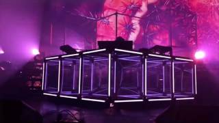 Flume - Free (Live Version), live in Berlin on 09.11.16