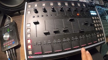 ISLA INSTRUMENTS S2400 12bit sampling drum machine (potential chops)