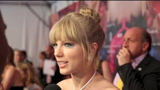 Taylor Swift Only Looking For 'Mad Love' - Splash News | Splash News TV | Splash News TV