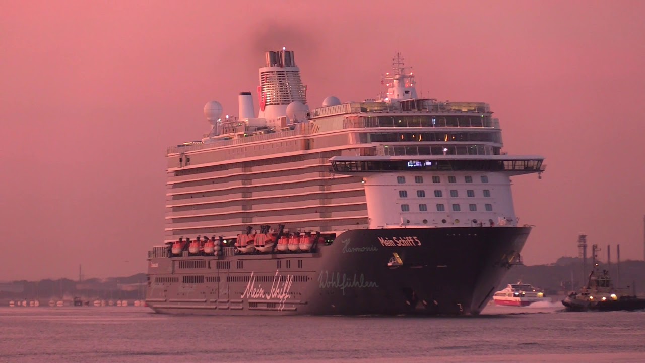 4 Cruise Ships early morning Southampton arrival Saturday 24/08/19