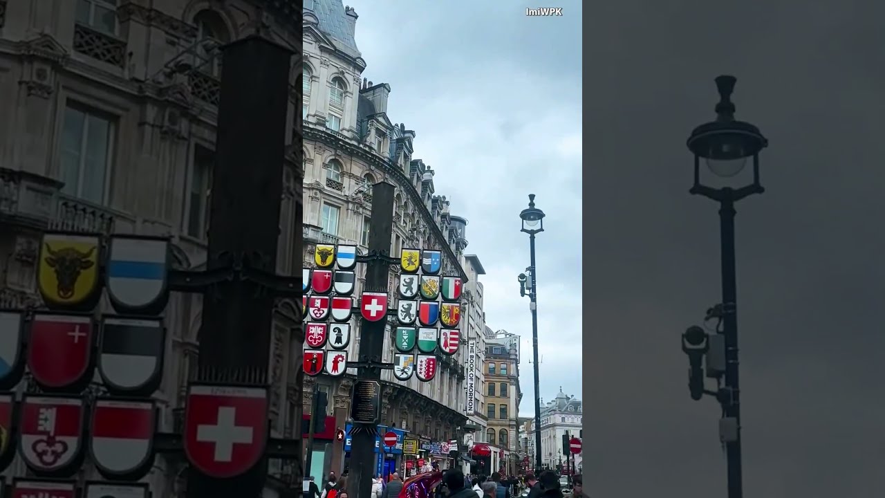 She Looked Ravishing Streetart Londonstreet Beauty Crowded Happiness Everywhere Travel