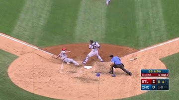 STL@CHC: Molina plates Moss on a fielder