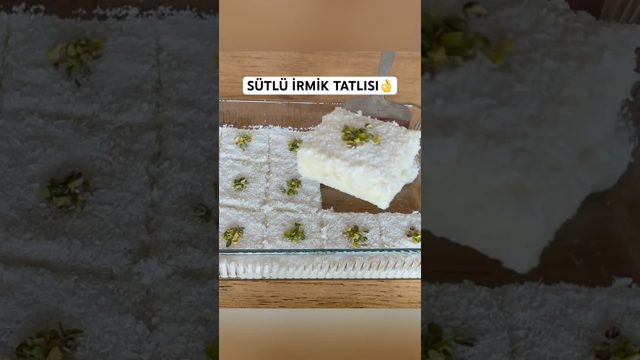 Bulut Gibi Hafif Sütlü İrmik Tatlısı 👌💯 #irmiktatlısı #tatlı #sütlütatlılar #shorts
