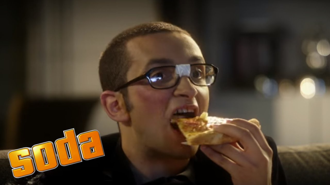 Un diner presque pas frais I SODA - Saison 3 (Kev Adams ; William Lebghil)