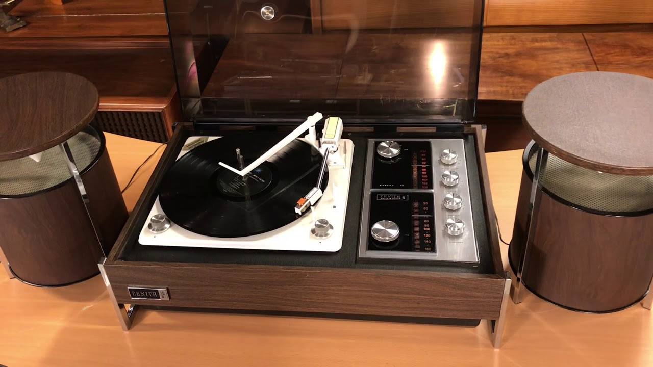 Zenith Z590 Troubador Circle Of Sound Record Player - YouTube