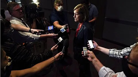 Governor Kim Reynolds holds press conference on Iowa education.