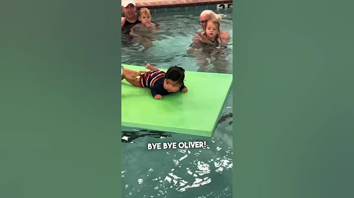 This baby finishing his swimming lessons is too wholesome ❤️ - DayDayNews
