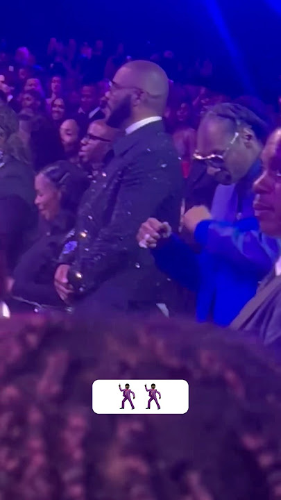 Snoop Dogg Dancing Next To Tyler Perry #snoopdogg #dance #tylerperry