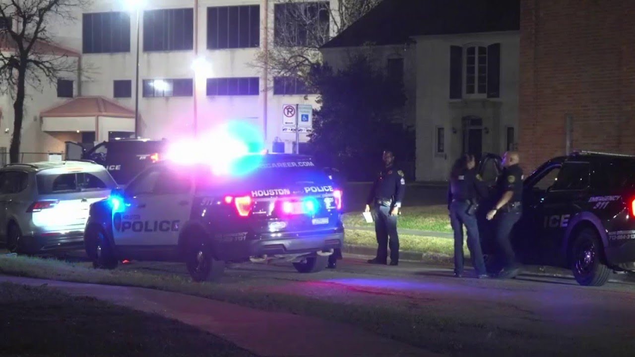 Two wanted after deadly Houston carjacking attempt - YouTube