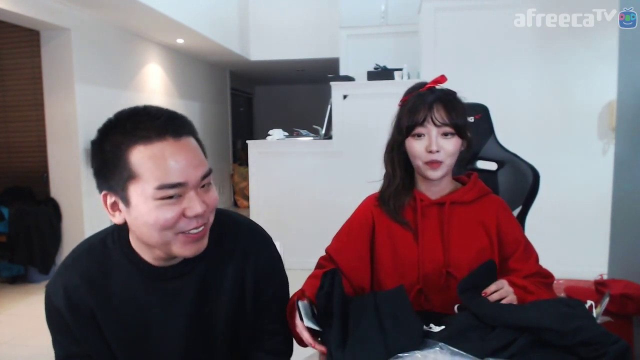 2018년12월21일 염보성 군대가기전 염슈기 합방