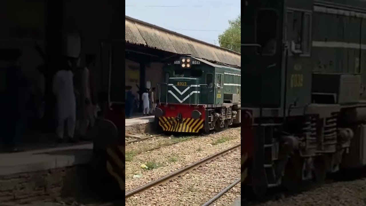 45 up Karachi Express arrival at Gujrat Railway Station 