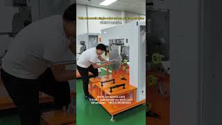 Fully automatic single-color screen printing machine suitable for screen printing on lipstick tubes.