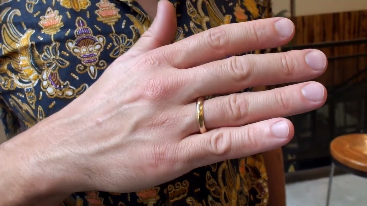 Knife Edge Men's Wedding Band - RM003