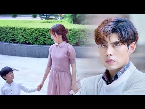 离婚5年后,丈夫才知道妻子没有打掉孩子,下秒看着她身旁的小男孩,瞬间泪目!【#异地恋 Long Distance Relationship ...