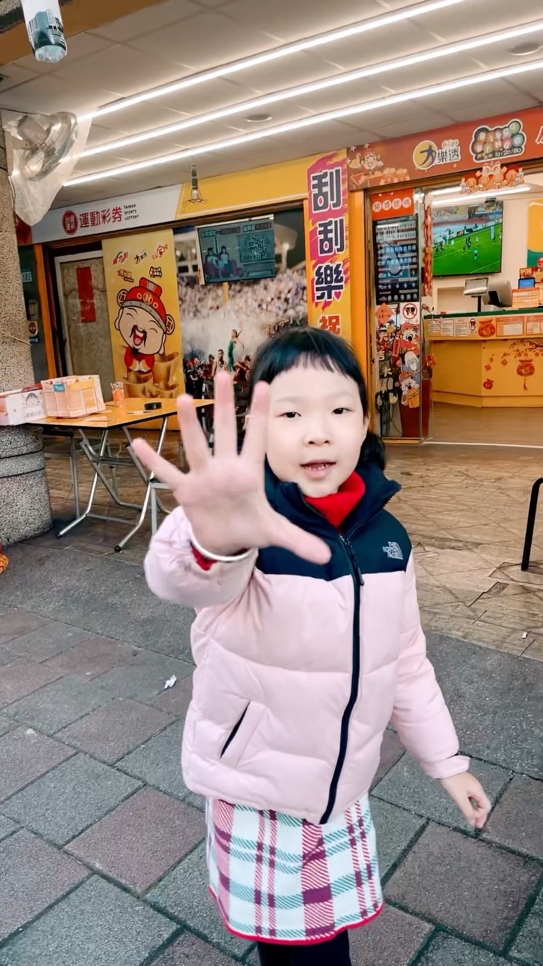 (Golf familyVN)A trai của bé không thích đu trend ?#sofunny #cute #shorts