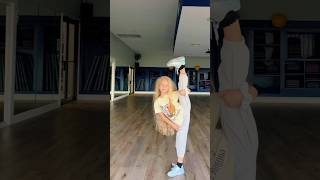 Meww🐈 #youtubeshorts #profesionaldancer #ytshorts #funny #youtube #dance #trending #eseniiamikheeva