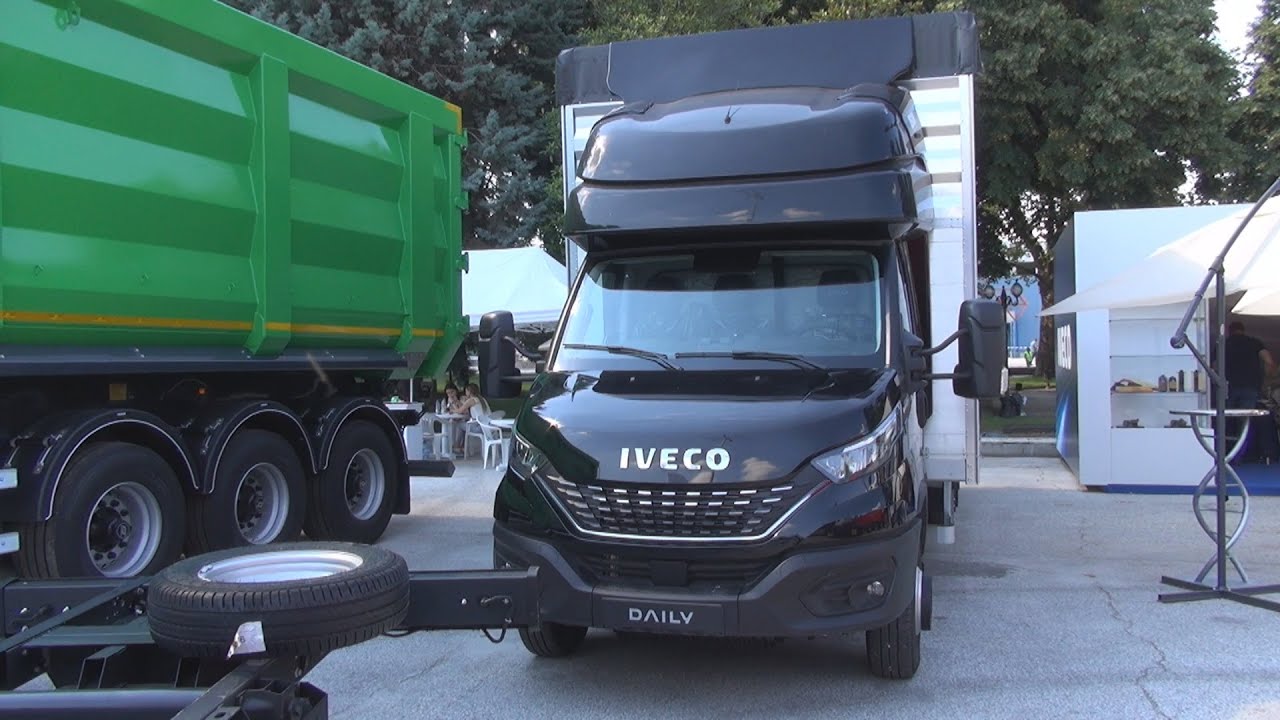 Грузовик Iveco Daily 70C21HA8Z CNG ISM Sleeper Cab (2022) Экстерьер и интерьер