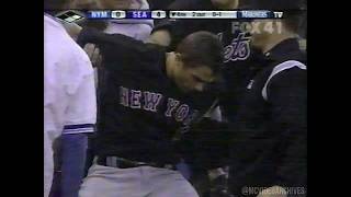 David Wright dives into the stands for the out