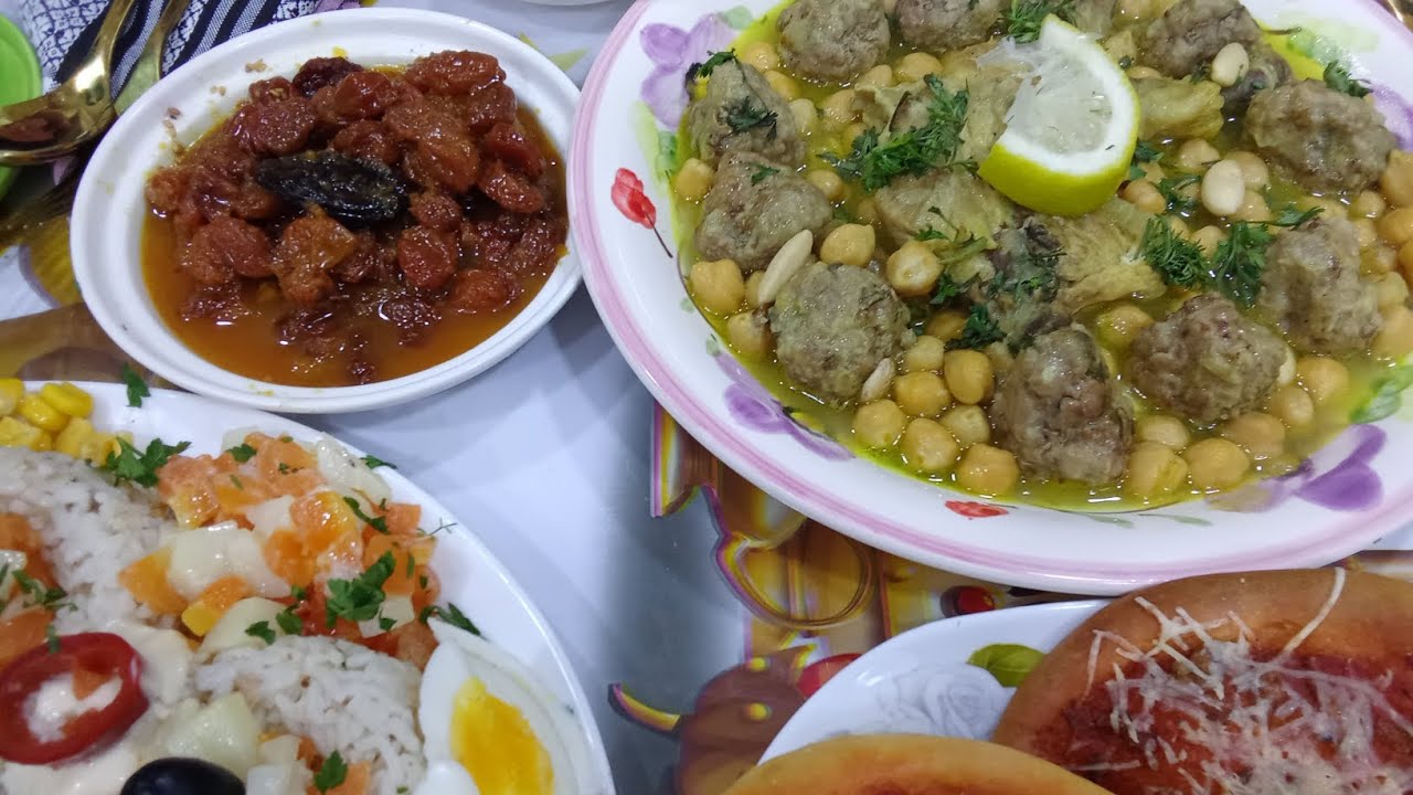 طاولة ثالث يوم من رمضان 🤲🌛 مثوم مع ميني بيتزا 🍕