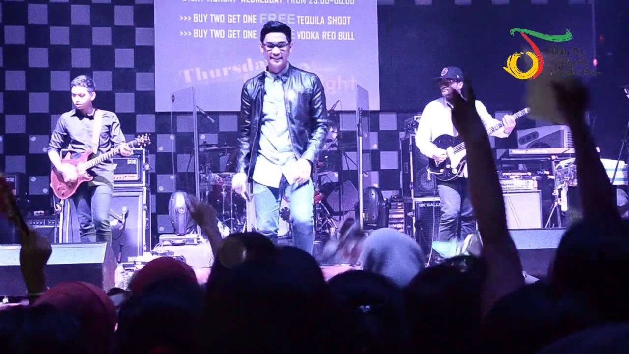 Afgan Naik Sepeda di Lombok (15 Februari 2013)